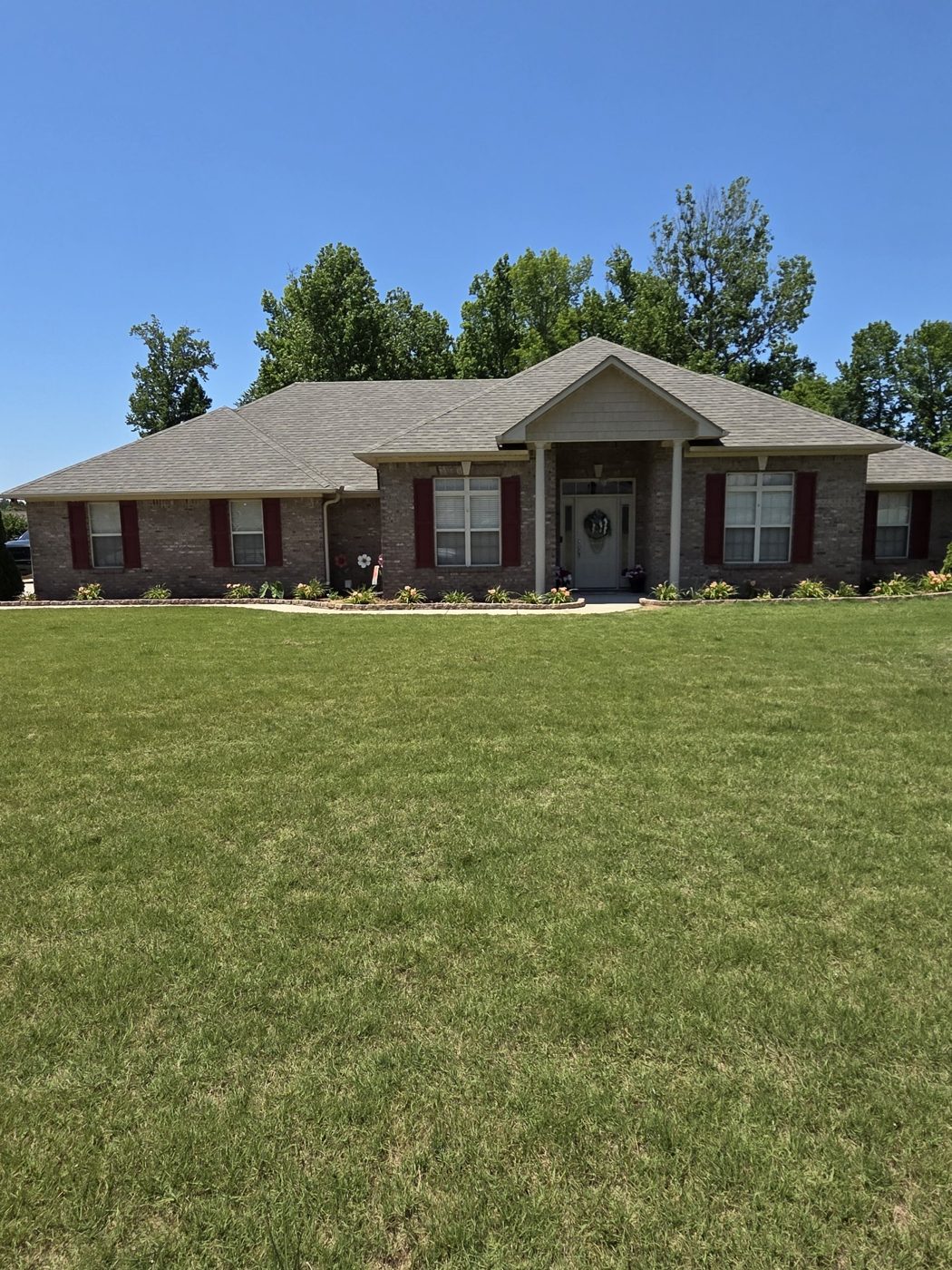 Brick ranch home exterior in the Huntsville area